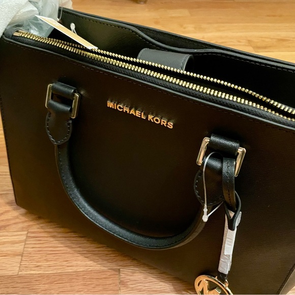 NWT Michael Kors Large black Leather Jet setting Top Handle handbag. OP:$348 - Picture 10 of 16